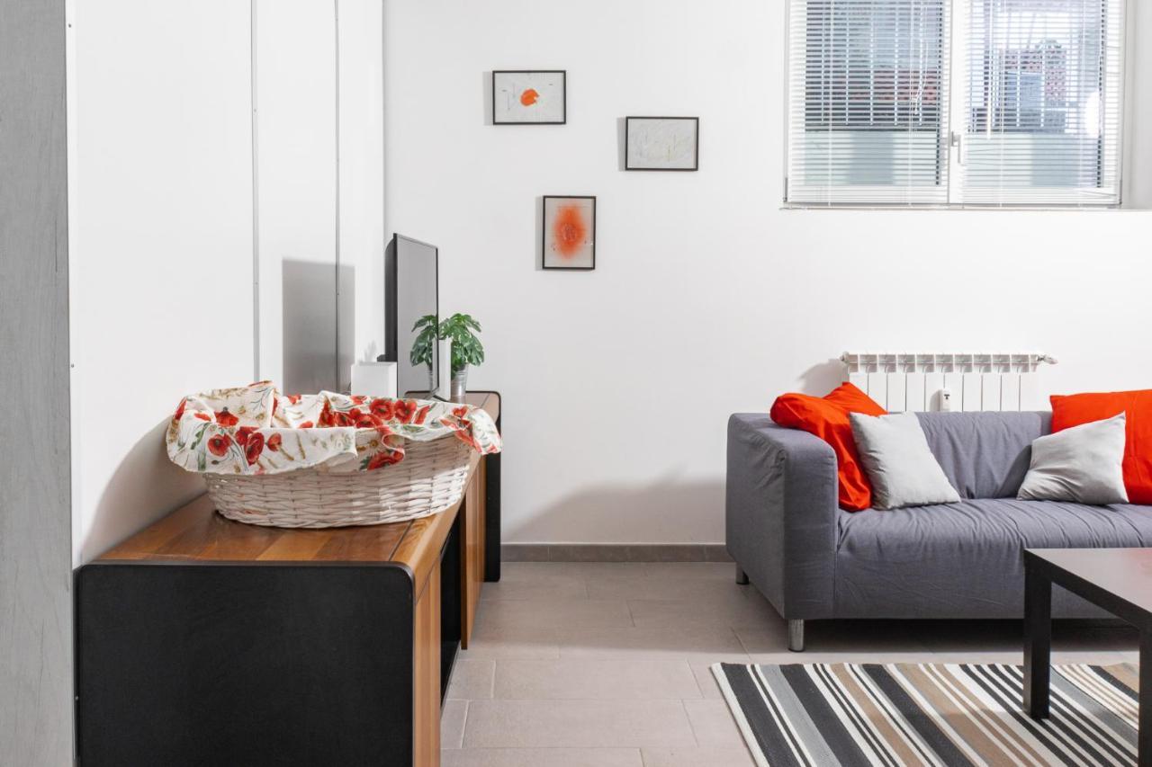 Staurenghi Red Apartment 바레세 외부 사진